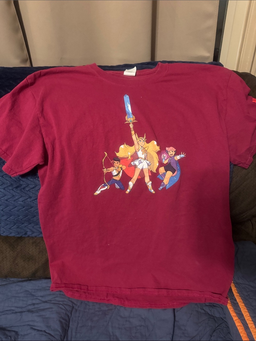Gildan Burgundy Short Sleeve Tee with Animated Heroine Print vintage